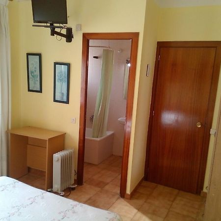 Hostal Lleida كالافيل المظهر الخارجي الصورة